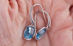 How to Identify Genuine Sapphires Like a Pro