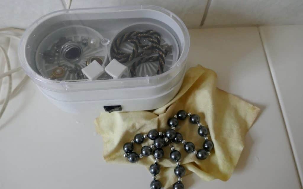 The Do's and Don'ts of Using Ultrasonic Cleaners for Jewelry